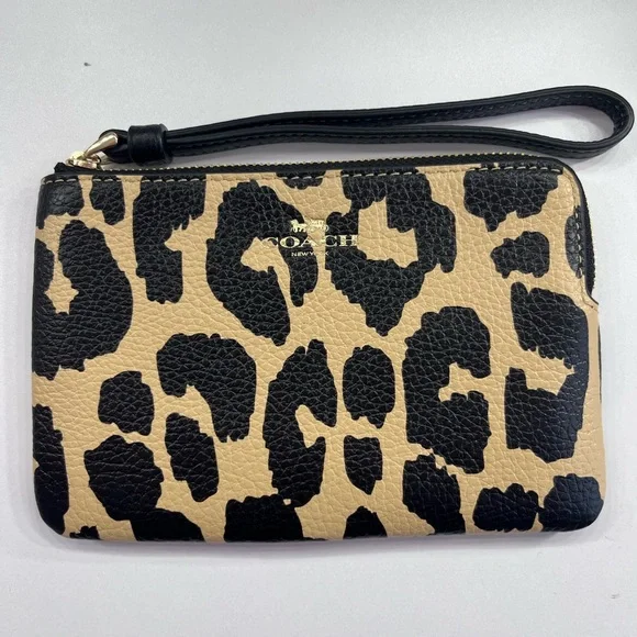 Coach Leopard Print Zip Wristlet Wallet - NWT - Picture 1 of 4